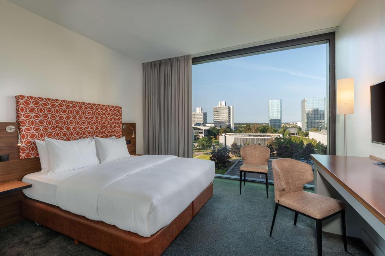 Hotel Doubletree By Hilton Frankfurt Niederrad Frankfurt nad Menem Zewnętrze zdjęcie